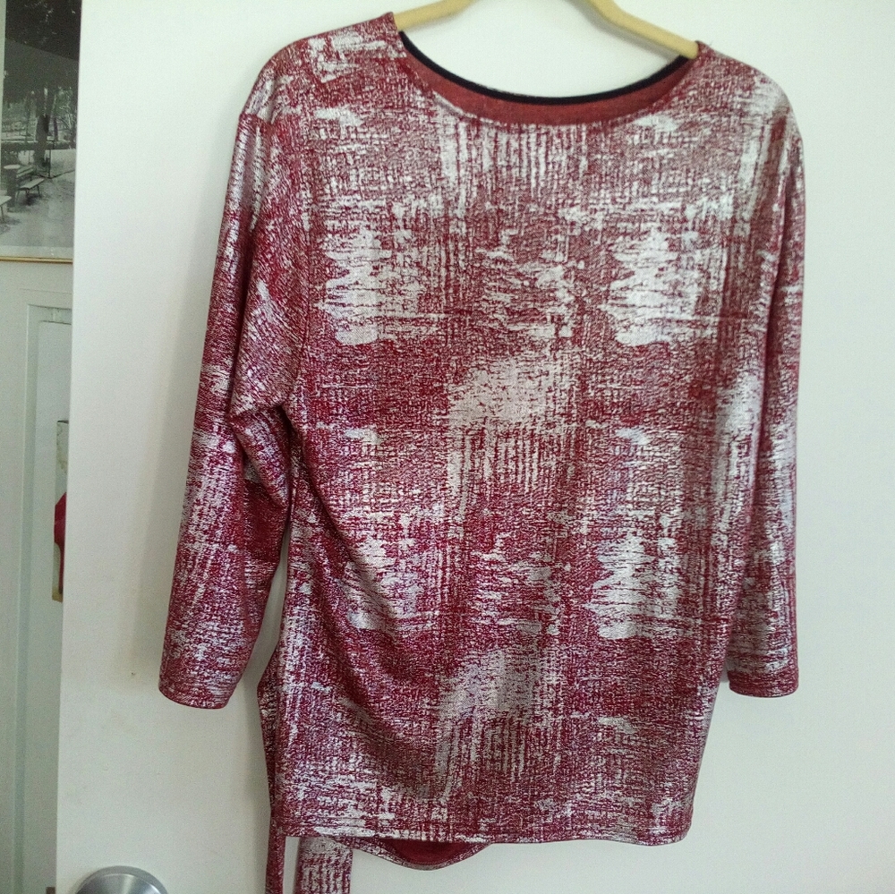 Red silky tunic - Picture 2 of 2